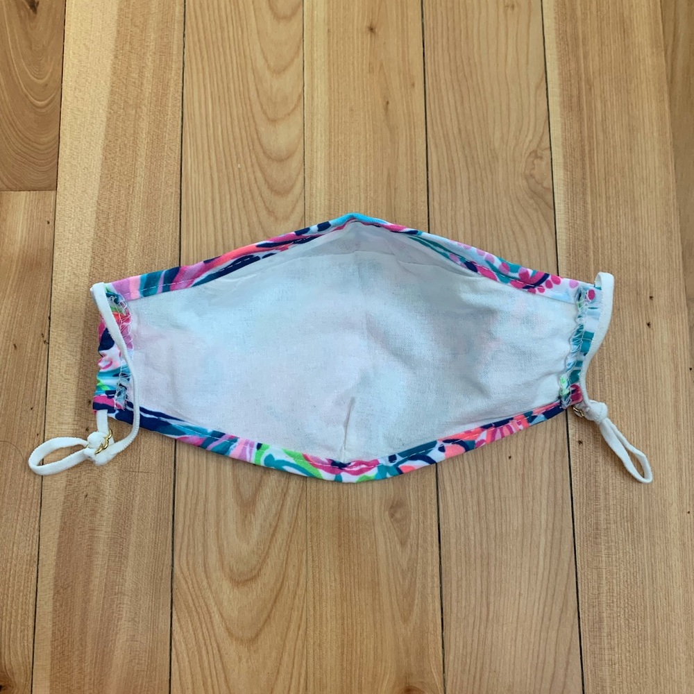 Lilly Pulitzer Face Mask - Picture 2 of 2